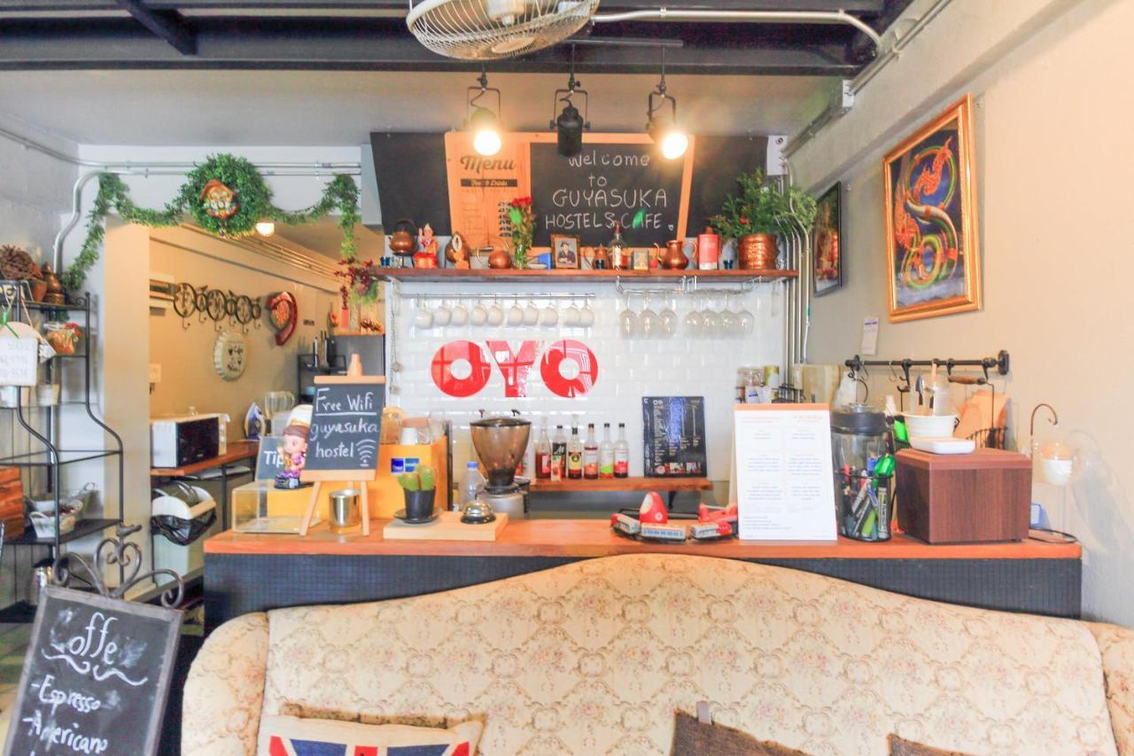Oyo 421 Guyasuka Hostel & Cafe Bangkok Extérieur photo