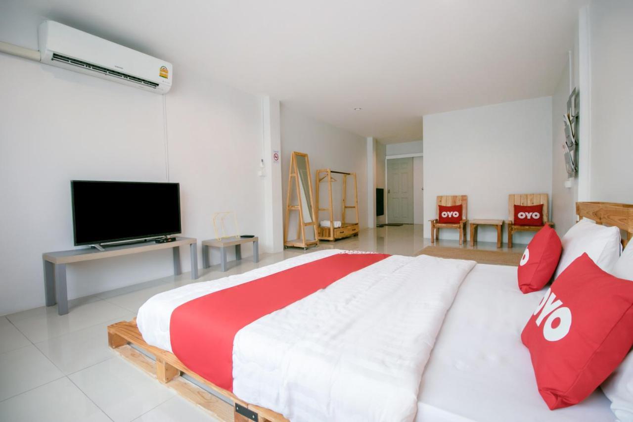 Oyo 421 Guyasuka Hostel & Cafe Bangkok Extérieur photo