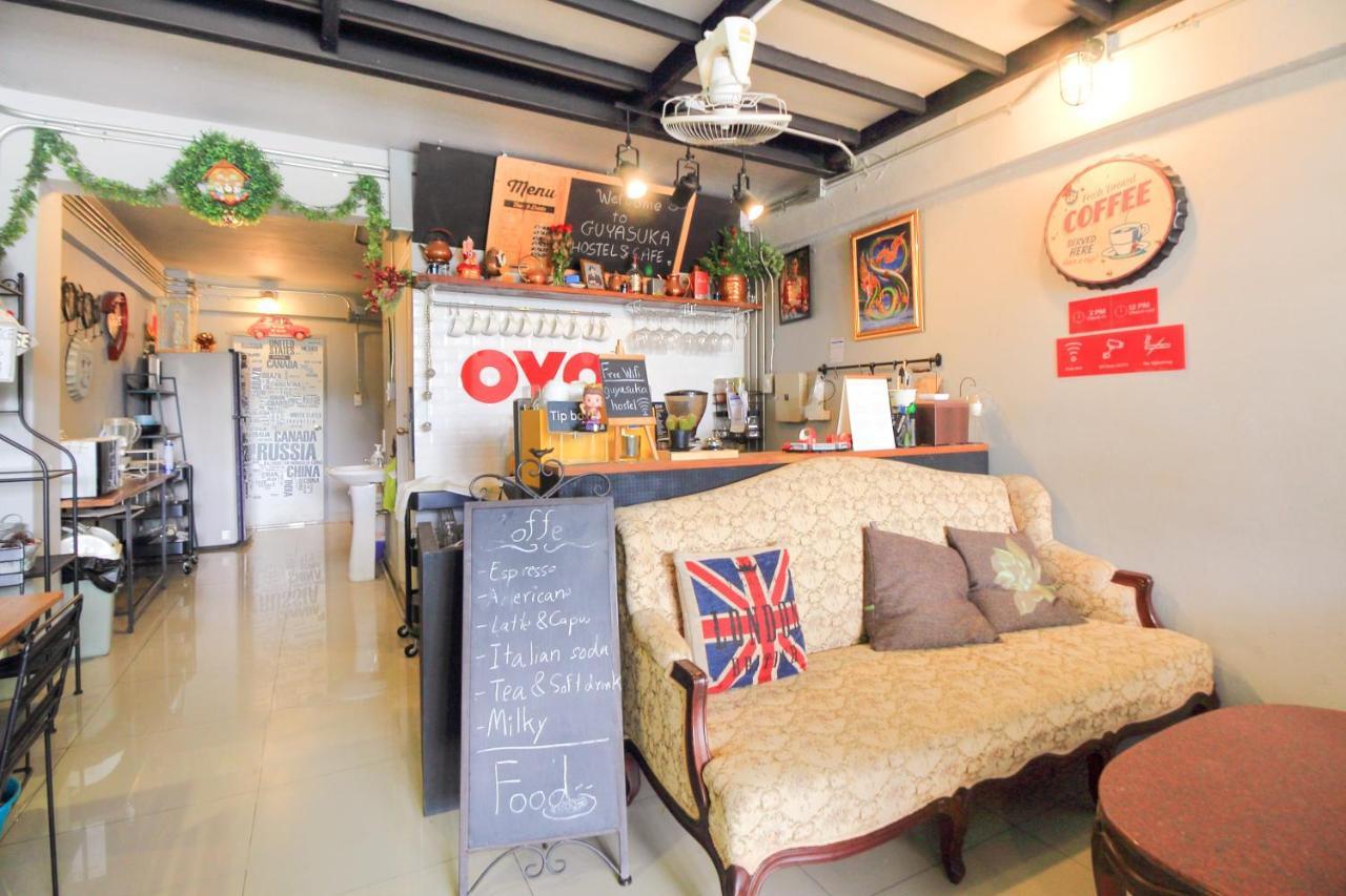Oyo 421 Guyasuka Hostel & Cafe Bangkok Extérieur photo