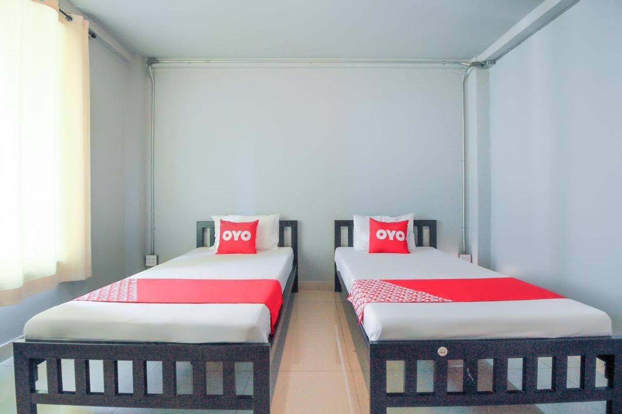 Oyo 421 Guyasuka Hostel & Cafe Bangkok Extérieur photo